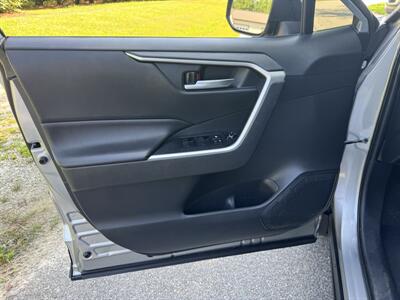 2019 Toyota RAV4 XLE   - Photo 8 - Loganville, GA 30052