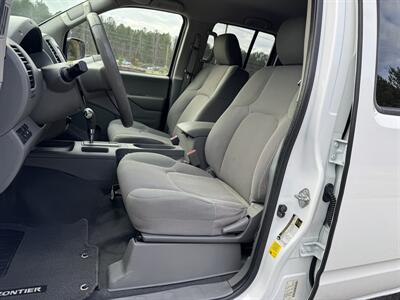 2019 Nissan Frontier SV V6   - Photo 9 - Loganville, GA 30052