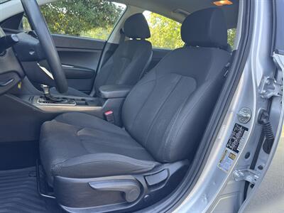 2020 Kia Optima LX   - Photo 9 - Loganville, GA 30052