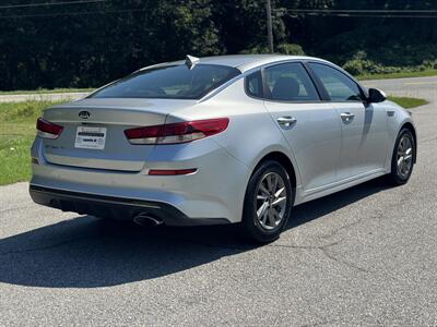 2020 Kia Optima LX   - Photo 6 - Loganville, GA 30052