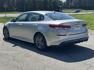 2020 Kia Optima LX   - Photo 4 - Loganville, GA 30052