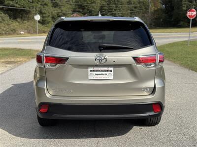 2016 Toyota Highlander XLE   - Photo 5 - Loganville, GA 30052