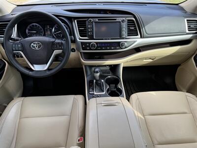 2016 Toyota Highlander XLE   - Photo 14 - Loganville, GA 30052