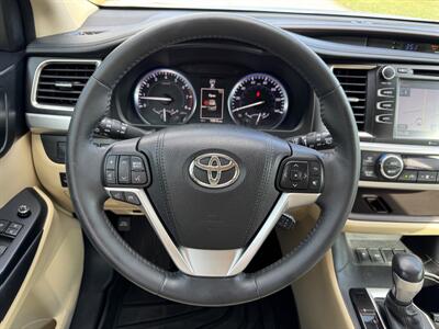 2016 Toyota Highlander XLE   - Photo 11 - Loganville, GA 30052