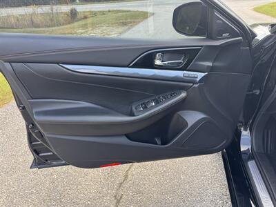 2021 Nissan Maxima 3.5 SR   - Photo 8 - Loganville, GA 30052