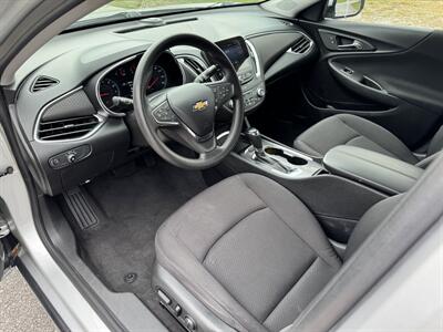 2020 Chevrolet Malibu LT   - Photo 9 - Loganville, GA 30052