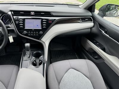 2020 Toyota Camry LE   - Photo 14 - Loganville, GA 30052