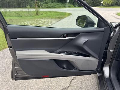 2020 Toyota Camry LE   - Photo 8 - Loganville, GA 30052