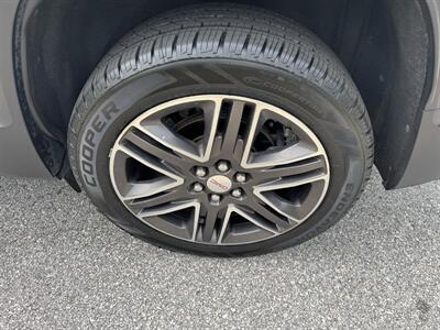 2019 GMC Acadia SLT-2   - Photo 22 - Loganville, GA 30052