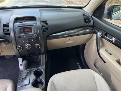 2013 Kia Sorento LX   - Photo 14 - Loganville, GA 30052