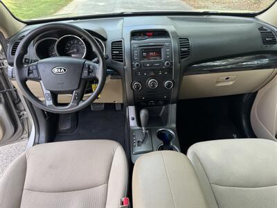 2013 Kia Sorento LX   - Photo 11 - Loganville, GA 30052