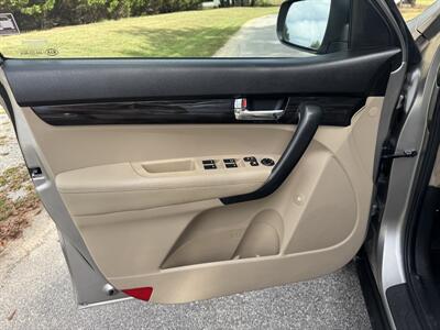 2013 Kia Sorento LX   - Photo 8 - Loganville, GA 30052