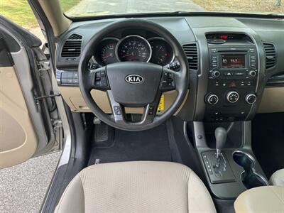 2013 Kia Sorento LX   - Photo 10 - Loganville, GA 30052