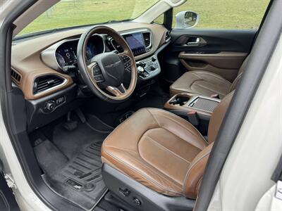 2017 Chrysler Pacifica Limited - Photo 9 - Loganville, GA 30052
