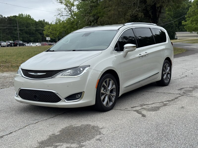 2017 Chrysler Pacifica Limited  