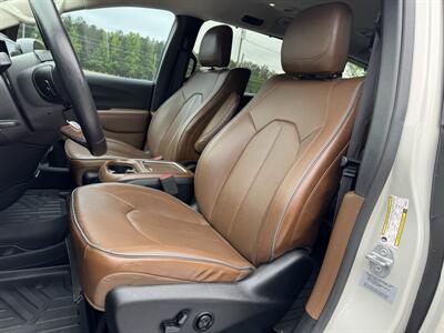 2017 Chrysler Pacifica Limited - Photo 7 - Loganville, GA 30052