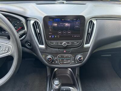 2019 Chevrolet Malibu LT   - Photo 13 - Loganville, GA 30052