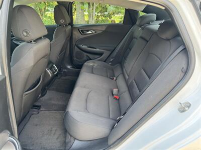 2019 Chevrolet Malibu LT   - Photo 18 - Loganville, GA 30052