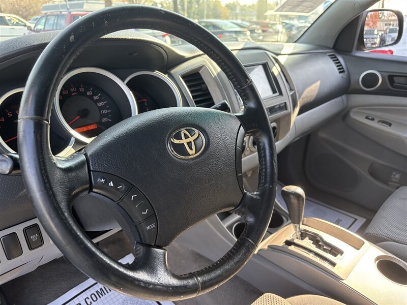 2009 Toyota Tacoma PreRunner photo 12