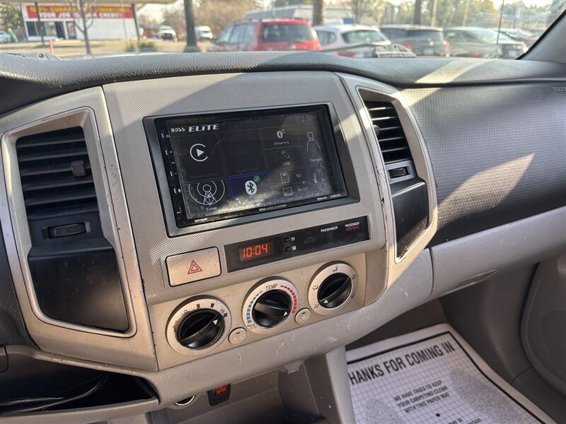 2009 Toyota Tacoma PreRunner photo 13