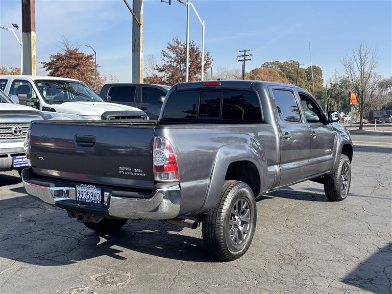 2009 Toyota Tacoma PreRunner photo 2