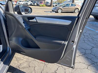 2014 Volkswagen Golf 2.5L PZEV - Photo 8 - Sacramento, CA 95821