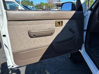 1999 Toyota Tacoma V6   - Photo 12 - Sacramento, CA 95821