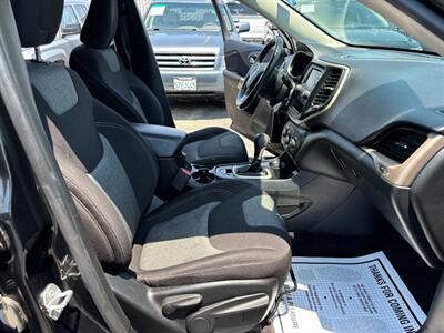 2018 Jeep Cherokee Latitude   - Photo 9 - Sacramento, CA 95821