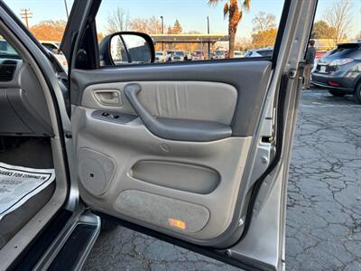 2002 Toyota Sequoia Limited   - Photo 12 - Sacramento, CA 95821