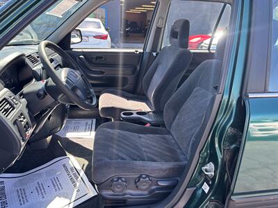 2000 Honda CR-V LX   - Photo 8 - Sacramento, CA 95821