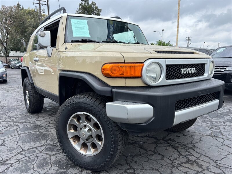 2011 Toyota FJ Cruiser   - Photo 1 - Sacramento, CA 95821