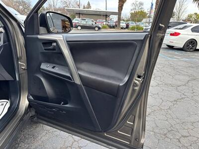 2014 Toyota RAV4 LE - Photo 11 - Sacramento, CA 95821