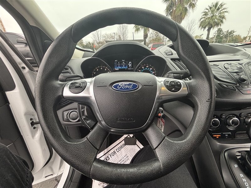 2016 Ford Escape S photo 15