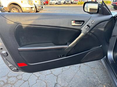 2014 Hyundai Genesis Coupe 2.0T R-Spec   - Photo 13 - Sacramento, CA 95821