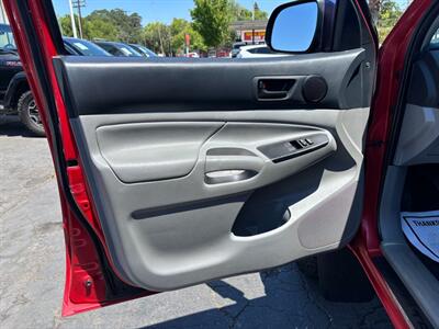 2015 Toyota Tacoma   - Photo 13 - Sacramento, CA 95821