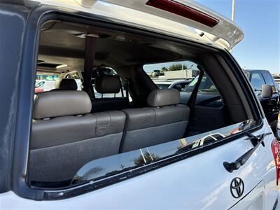 2003 Toyota Sequoia Limited   - Photo 22 - Sacramento, CA 95821