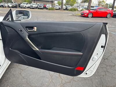 2014 Hyundai Genesis Coupe 3.8 R-Spec - Photo 12 - Sacramento, CA 95821