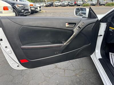 2014 Hyundai Genesis Coupe 3.8 R-Spec - Photo 14 - Sacramento, CA 95821