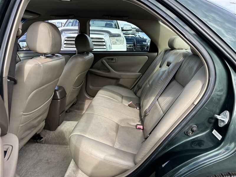 2000 Toyota Camry LE photo 7