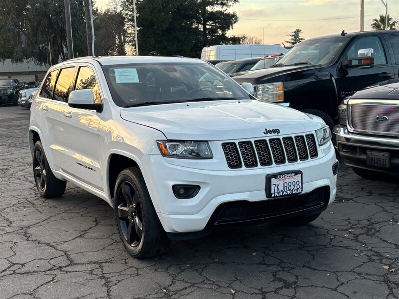 2015 Jeep Grand Cherokee Altitude's photo