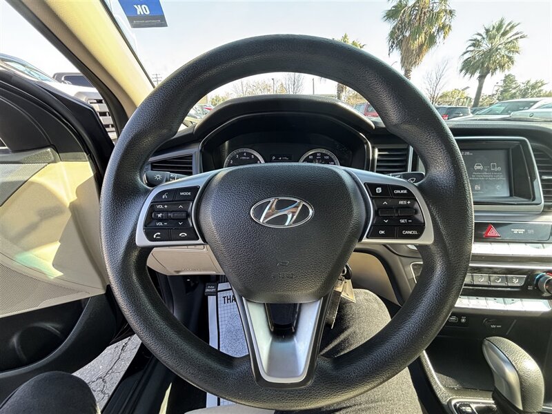 2019 Hyundai Sonata SE photo 16