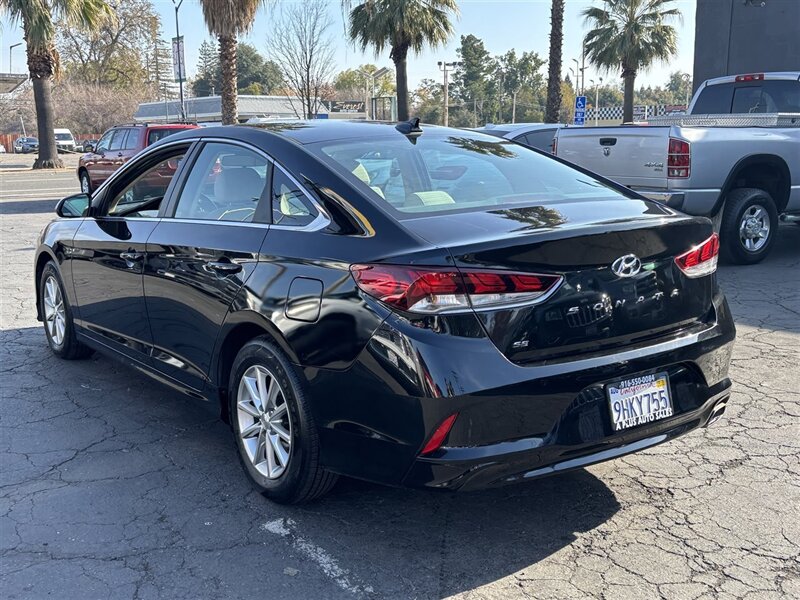 2019 Hyundai Sonata SE photo 4