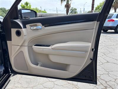 2013 Chrysler 300 Series   - Photo 14 - Sacramento, CA 95821