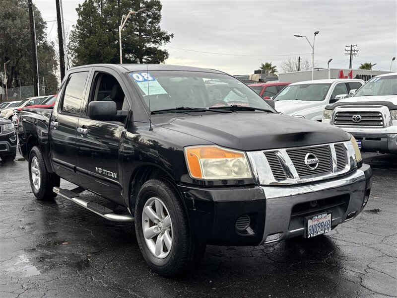 Nissan Titan's photo