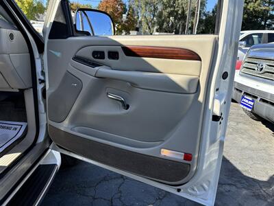 2003 Cadillac Escalade   - Photo 11 - Sacramento, CA 95821