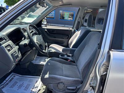 1998 Honda CR-V LX   - Photo 9 - Sacramento, CA 95821