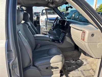 2005 GMC Yukon Denali   - Photo 10 - Sacramento, CA 95821