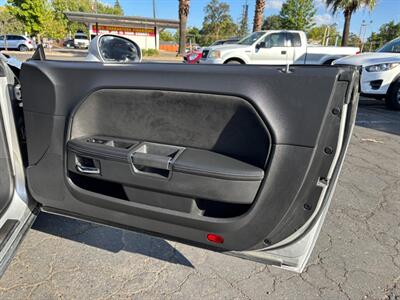 2009 Dodge Challenger SRT8   - Photo 11 - Sacramento, CA 95821