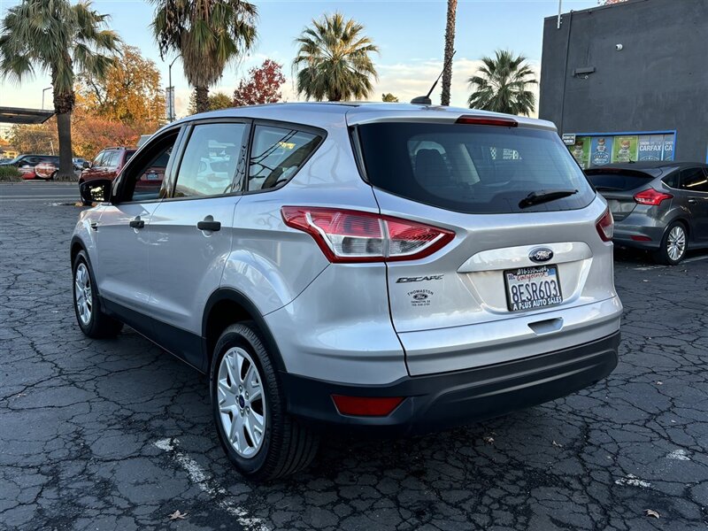 2015 Ford Escape S photo 5