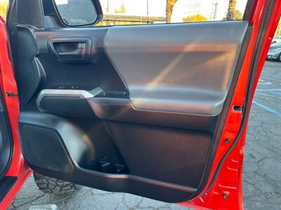 2016 Toyota Tacoma SR5 V6   - Photo 12 - Sacramento, CA 95821